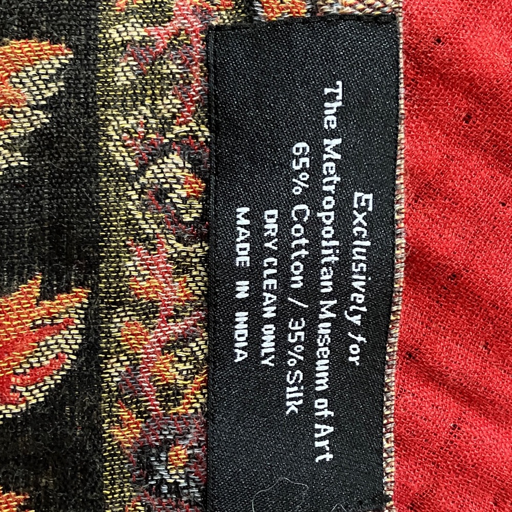 Elegant Floral Red Scarf - Picture 5 of 6